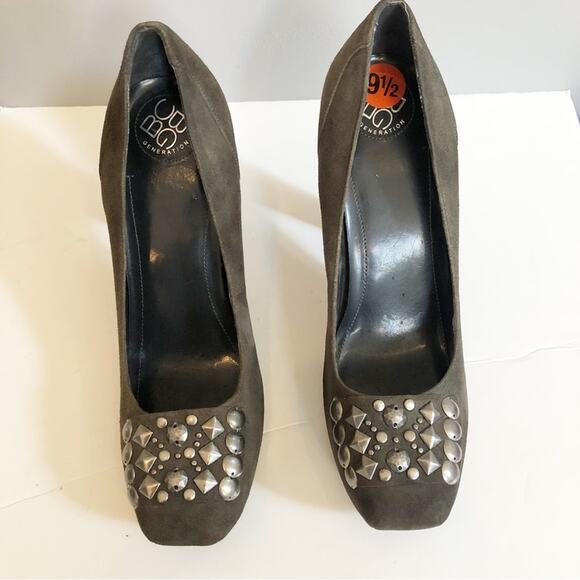 BCBG Grey Suede Pumps Silver Studs High Heels Leather Designer Retro 9.5 NWOT - Picture 9 of 14